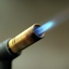 Propane torch with blue flame